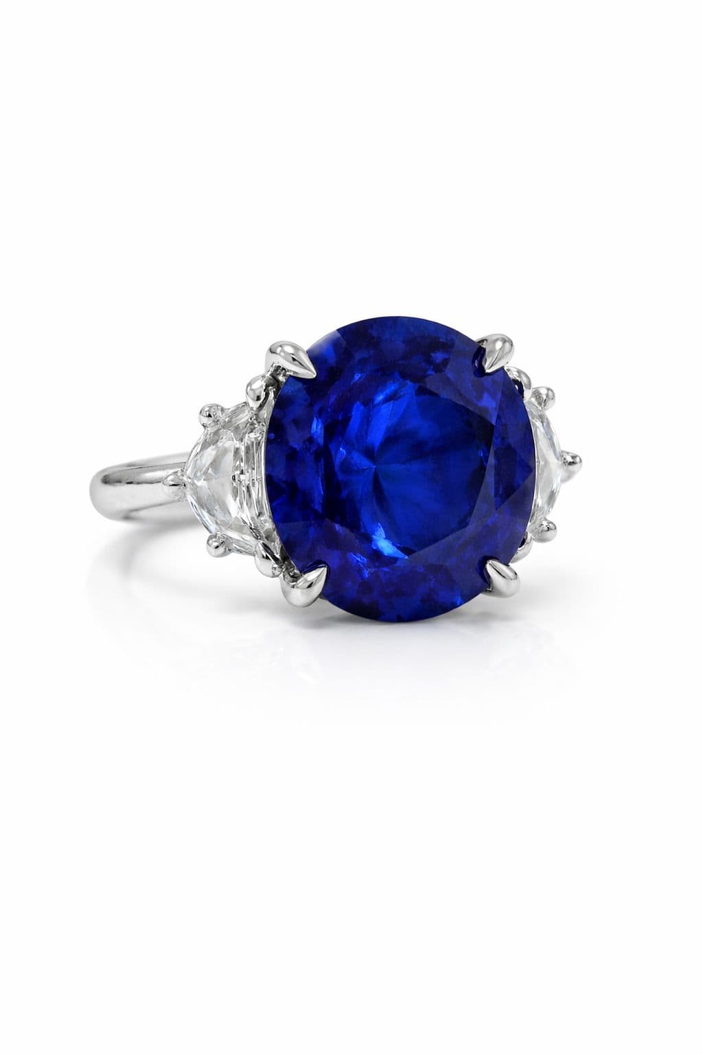 5.13 ct Sapphire and Diamond 3 Stone Ring