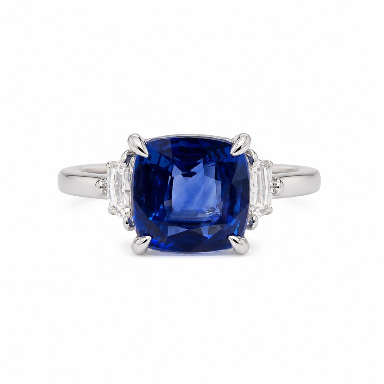 4.38 ct Sapphire and Diamond 3 Stone Ring
